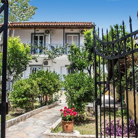 Irini Apartments And Studios Agios Gordios  Esterno foto