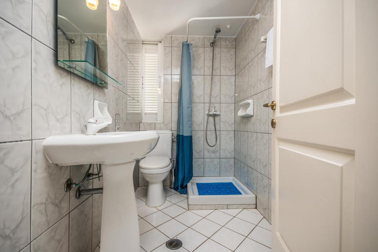Irini Apartments And Studios Agios Gordios  Esterno foto