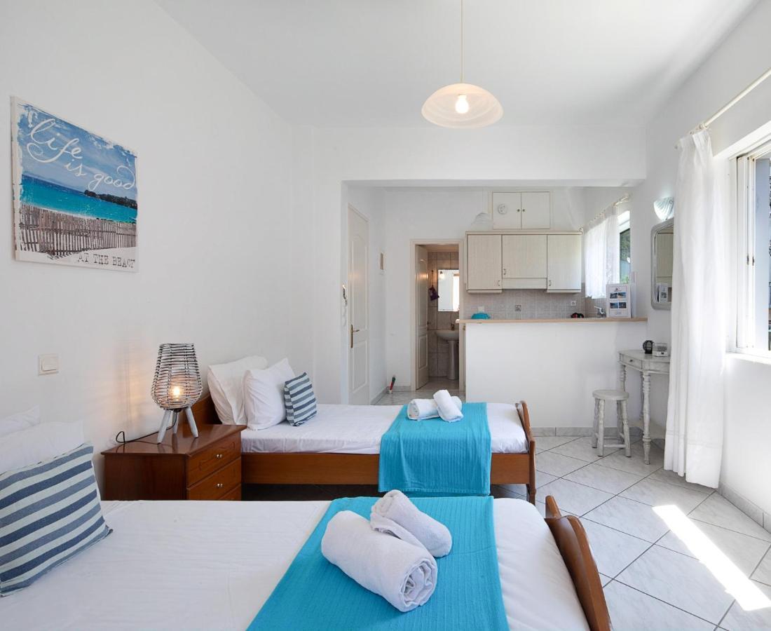 Irini Apartments And Studios Agios Gordios  Esterno foto