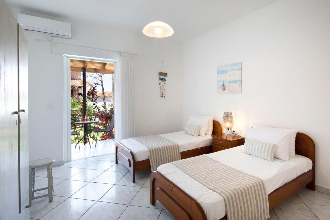 Irini Apartments And Studios Agios Gordios  Esterno foto
