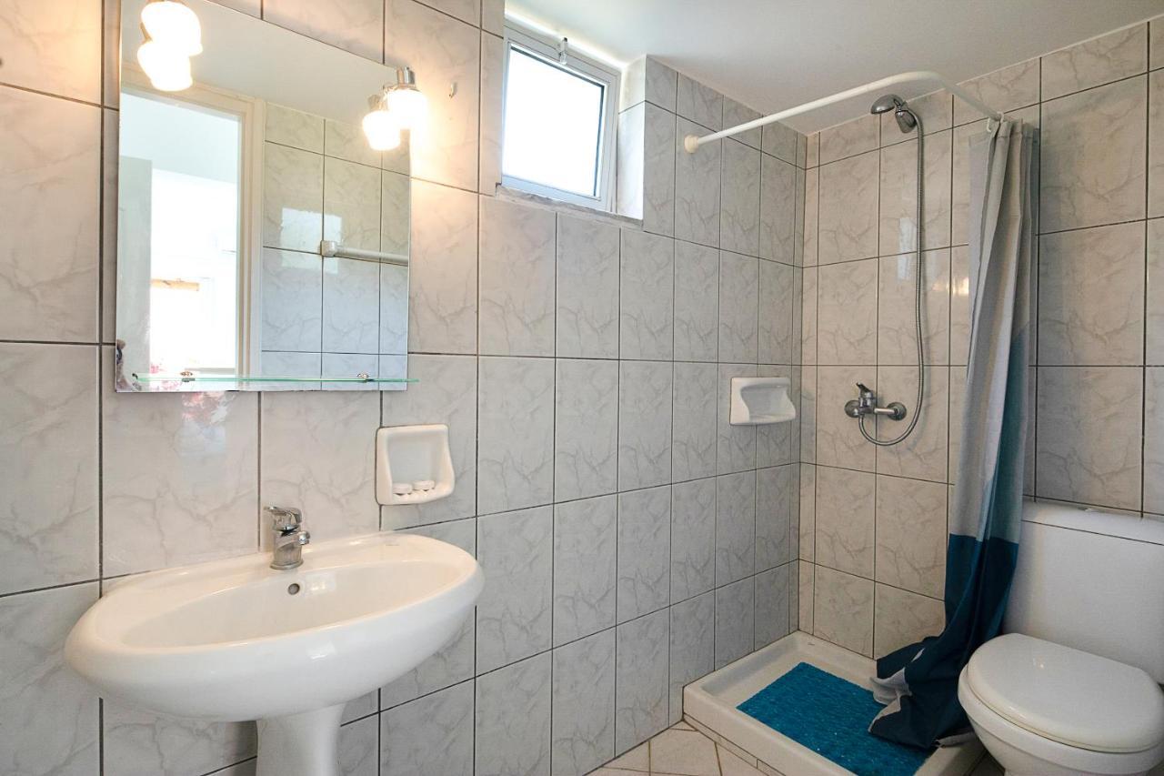 Irini Apartments And Studios Agios Gordios  Esterno foto